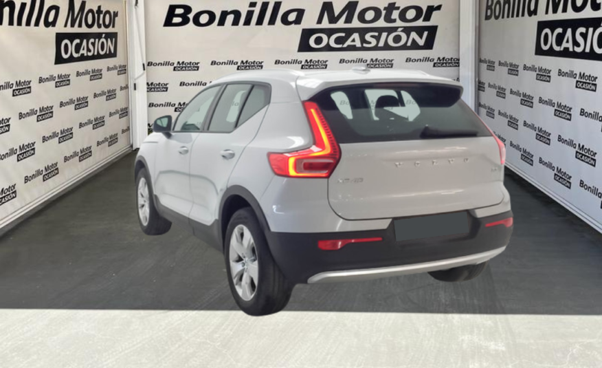 VOLVO XC40 1.5 T3 MOMENTUM CORE AUTO 163 5P