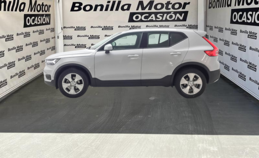 VOLVO XC40 1.5 T3 MOMENTUM CORE AUTO 163 5P