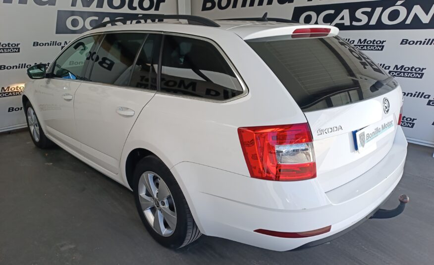 SKODA OCTAVIA 1.6 TDI CR AMBITION COMBI 115 5P