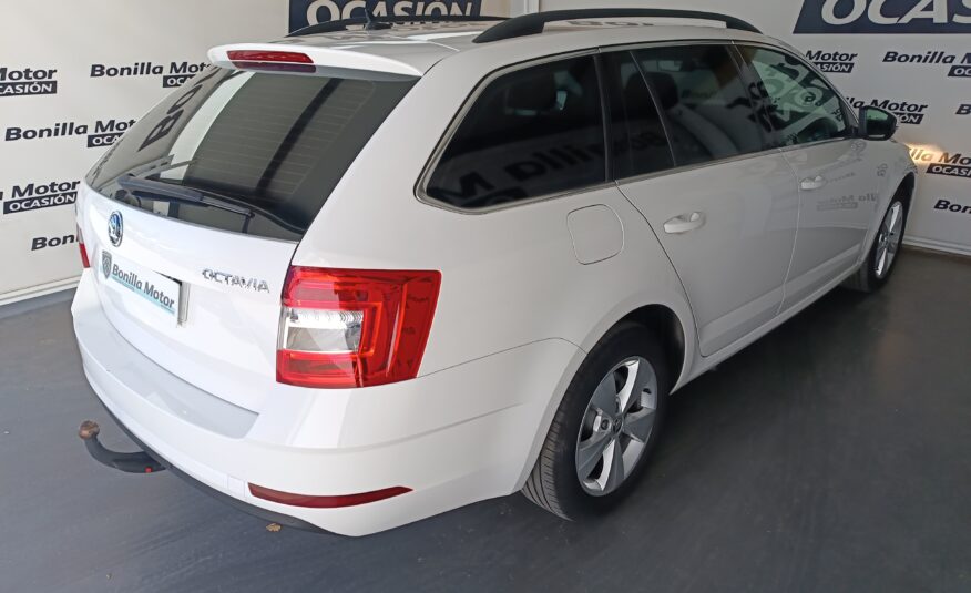 SKODA OCTAVIA 1.6 TDI CR AMBITION COMBI 115 5P